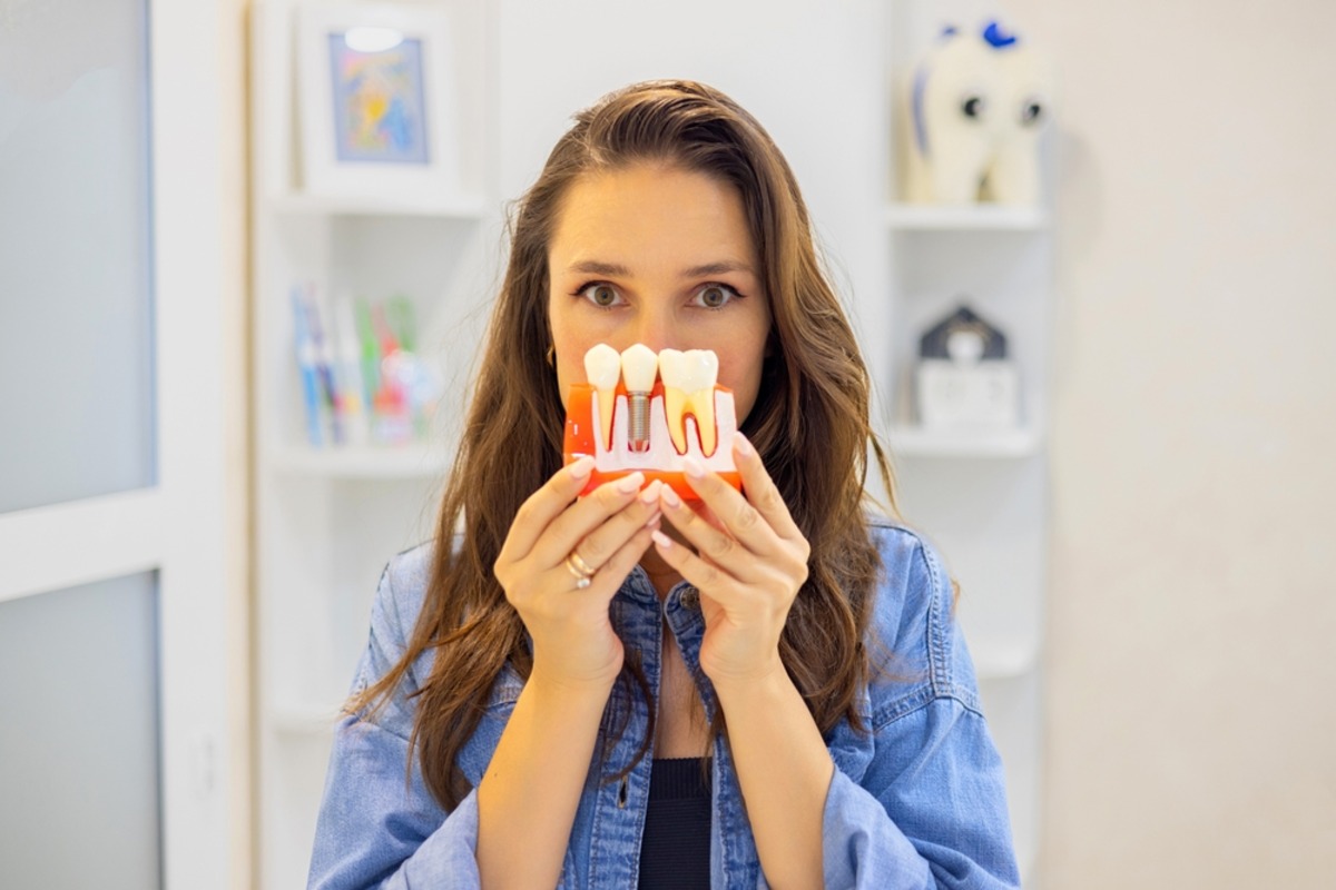Dental Implants vs Bridges: Which is the Better Choice for Missing Teeth
